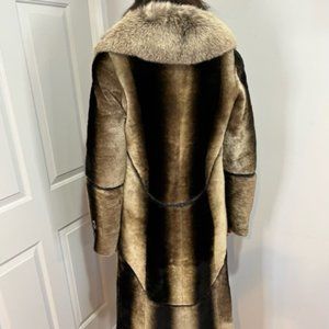 GOREGOUS SHEARED  COAT IMPORTED FROM GREECE